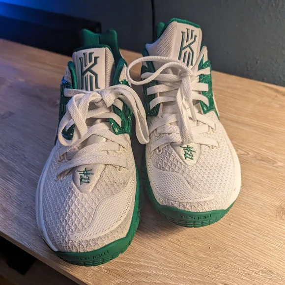 Nike youth 7 Kyrie green and white speckle worn but good condition - Picture 5 of 12